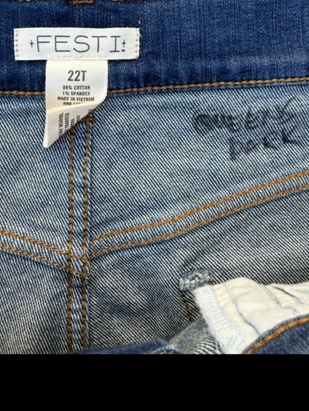 Festi High-Rise Barrel leg Jean Size 22T Color Queens Park Torrid preloved - Picture 7 of 9